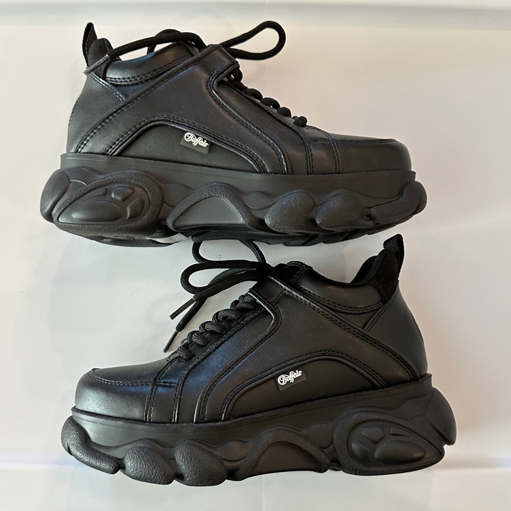 Buffalo London Vegan shoes size 6.5